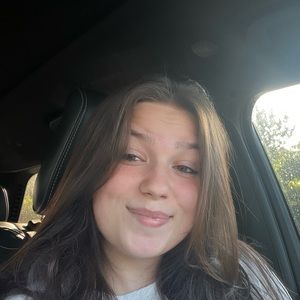 Meet your Posher, Riley